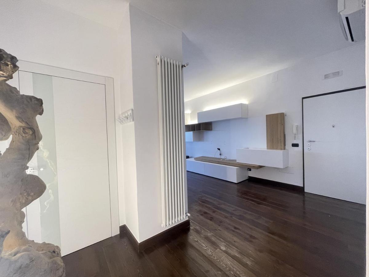 Cconforthotels Appartamento Skyline Bari Luaran gambar